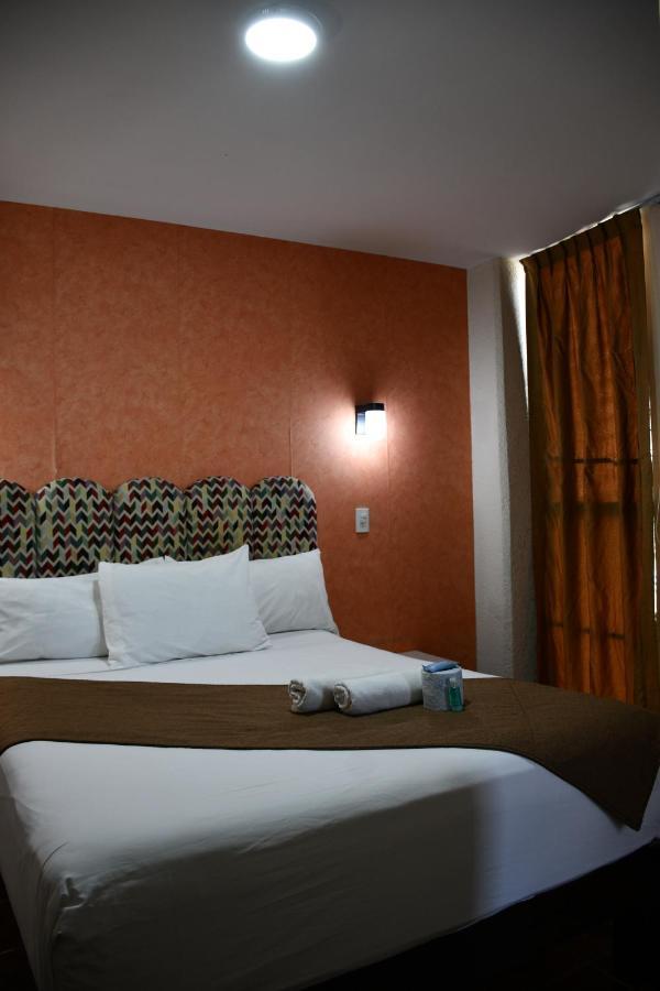 Hotel Flamingos Гвадалахара Екстер'єр фото